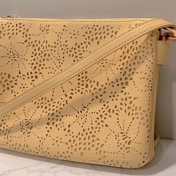 5/$25 LC Lauren Conrad Yellow Crossbody - Picture 5 of 10